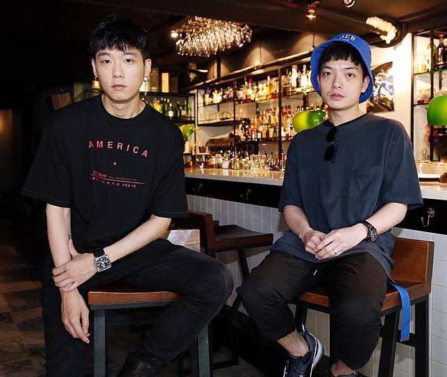 南瓜妮歌迷俱樂部柯家洋（左）與小青蛙（右）。記者侯永全／攝影

<b style=