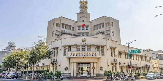 彰警爆醜聞！偵查佐偵防車內性侵少女　記2大過免職