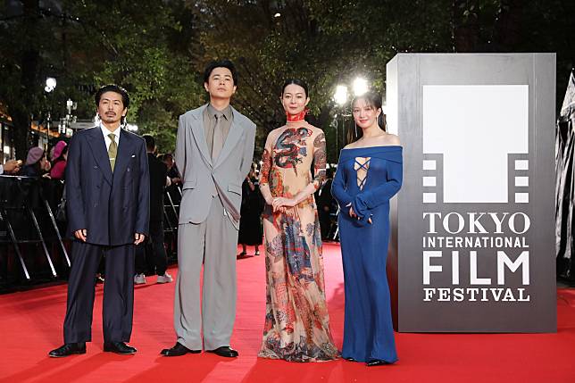 李杏（右起）與中村映里子、成田凌、森田剛一同到東京影展為電影《雨中的慾情》造勢。（©2024TIFF提供）