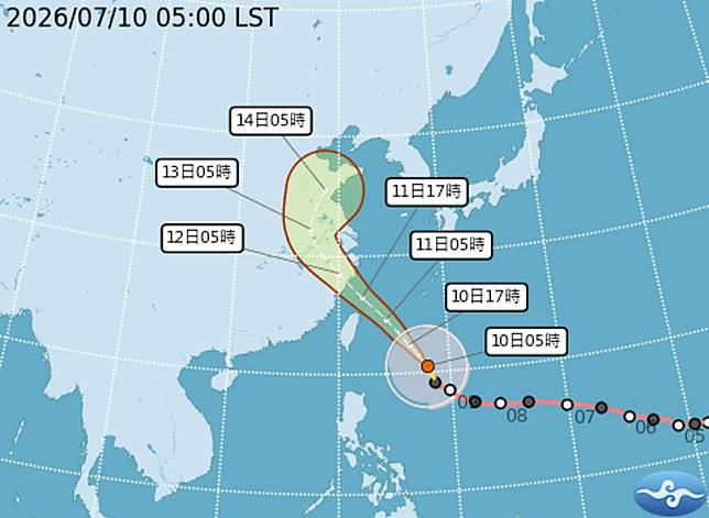 中颱「巴威」持續朝西北方向移動，往台灣北部海面前進。（翻攝自中央氣象署官網）