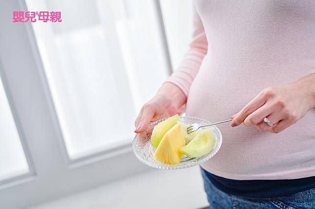 水果取代蔬菜又喝蜂蜜水，孕婦驚患「妊娠糖尿病」！５妙方預防高血醣