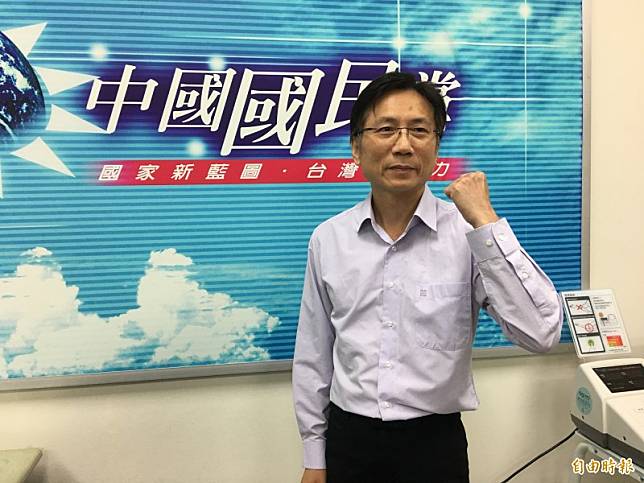 外號「村長」的黨籍議員詹江村表示，因為韓國瑜電話勸退，他決定不參加立委選舉。(記者謝武雄攝)