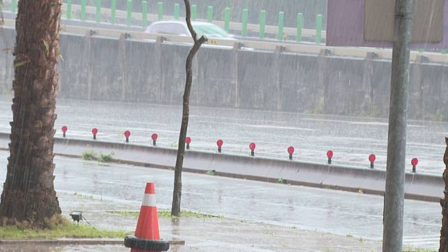 受鋒面影響，全台都有降雨機會，尤其北部、東北部、東部地區及馬祖有局部較大雨勢發生可能。（資料照）