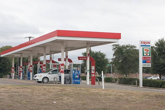 This photo taken on Oct. 11, 2023 shows an Exxon gas station in Plano, on the outskirts of Dallas, Texas, the United States. (Photo by Dan Tian/Xinhua)