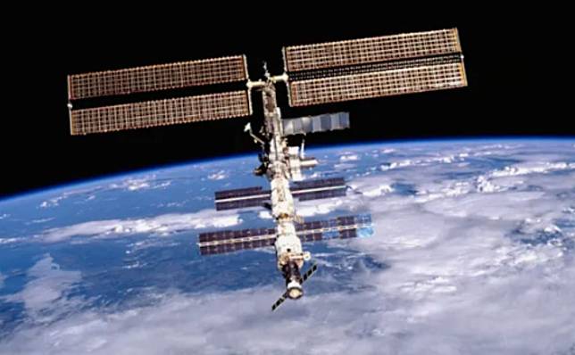 ▲俄羅斯15日在擊毀一枚老舊人造衛星的過程中，被指控產生大量碎片，危及太空安全。示意圖。（圖／翻攝自NASA）