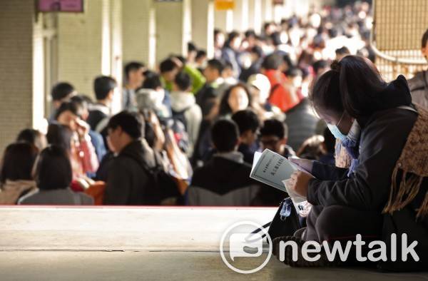 最後一屆大學指考於7月28日到7月30日登場，111學年起將改為分科測驗，今年幾乎每五人就有一名重考生。   圖：新頭殼資料照片