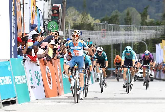 Max Poole在終點的小集團衝刺一支獨秀稱霸環蘭卡威皇后站。Le Tour de Langkawi提供