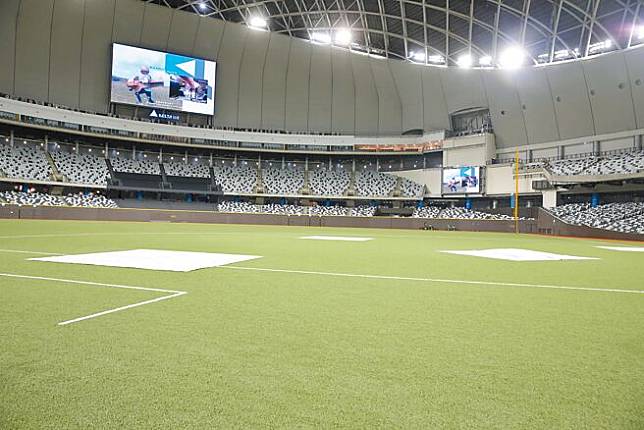 不少民眾相當期待到台北大巨蛋看球賽，遠雄官網也已公告索票說明，預計10日中午開放1.3萬人免費索票。（本報資料照片）