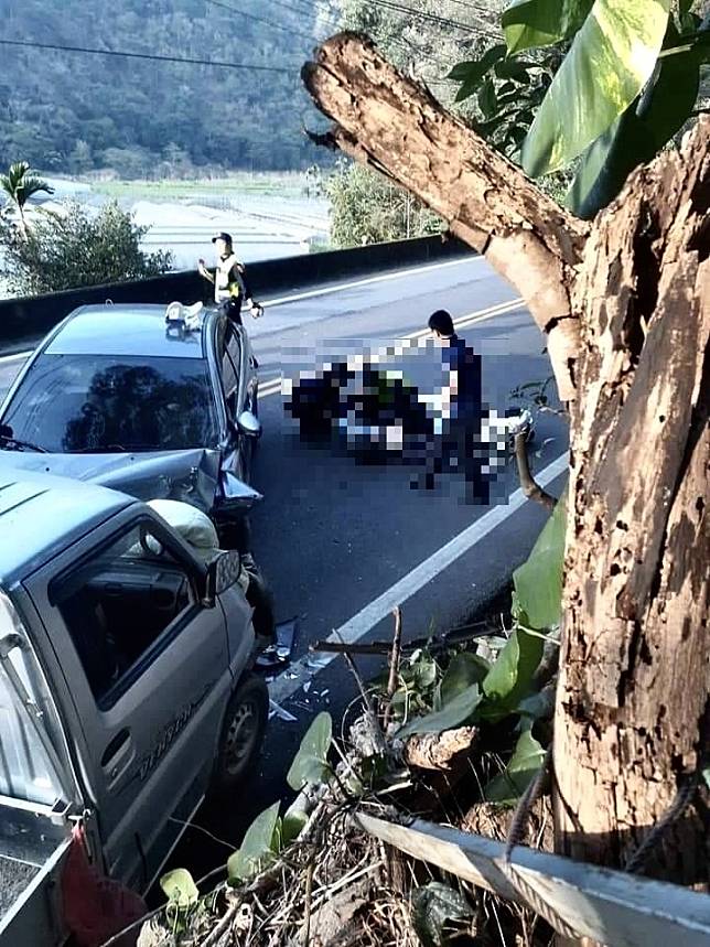 南投縣埔里鎮台14線埔霧公路，昨天下午發生車輛對撞事故，造成1名89歲老翁不幸傷重不治。(民眾提供)