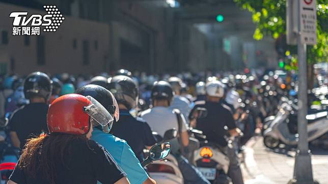 台灣交通亂象受到許多人詬病。（示意圖／shutterstock達志影像）