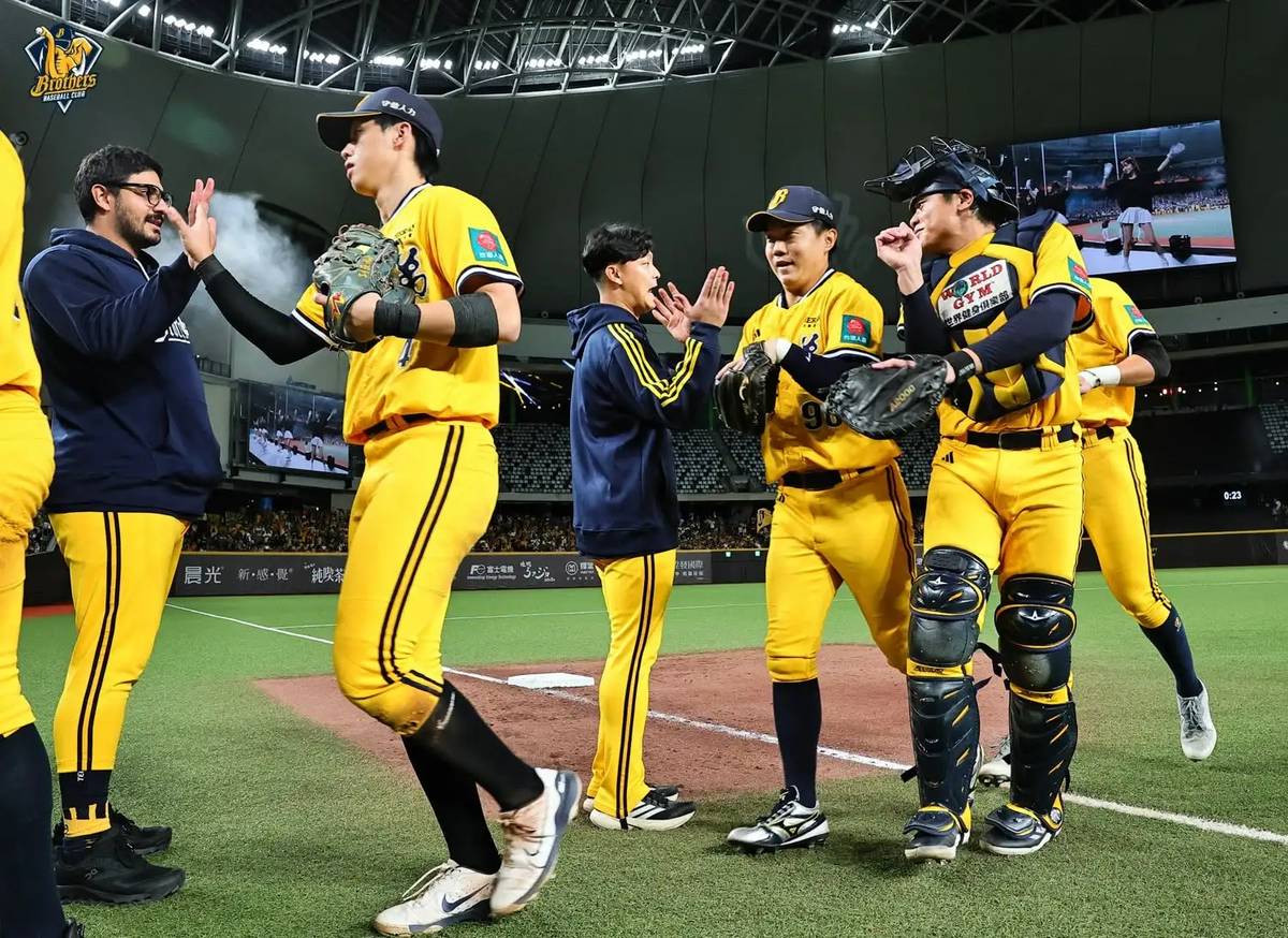 討論牆 | 中職》上半季墊底也不放棄！「8月狂象」狂追 中信兄弟拚下半季冠軍翻身 | LINE TODAY