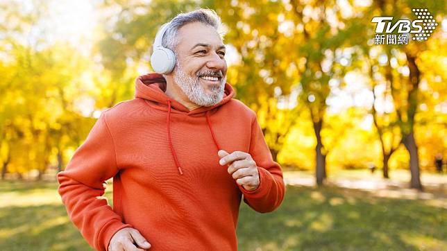 3生肖男晚年有錢又健康。（示意圖／shutterstock達志影像）