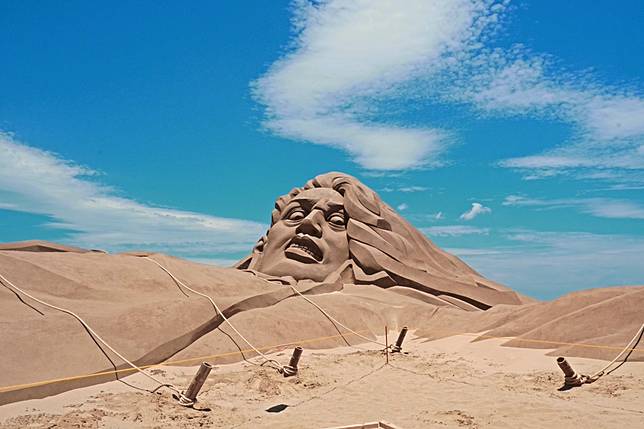 ▲今年沙雕藝術季主題為「巨人的夢遊世界」（圖/福容大飯店福隆店）  
