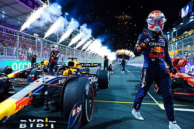 再下一城！Red Bull車隊於F1 沙烏地阿拉伯站強勢奪冠亞軍Max Verstappen 第100次登上頒獎台