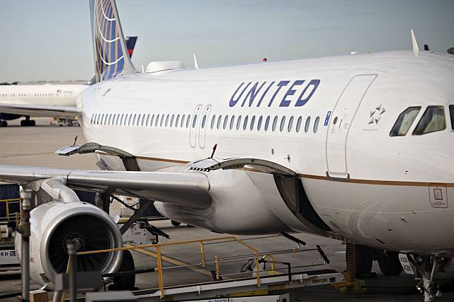 United Airlines is cutting back the number of its daily flights from US cities to Hong Kong, Shanghai and Beijing. Photo: Bloomberg