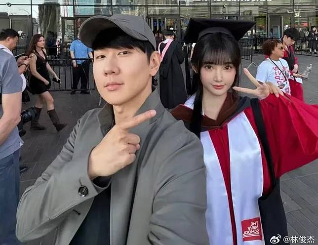 林俊傑罕見公開認愛女友七七，卻傳出因此家庭失和。翻攝林俊傑微博