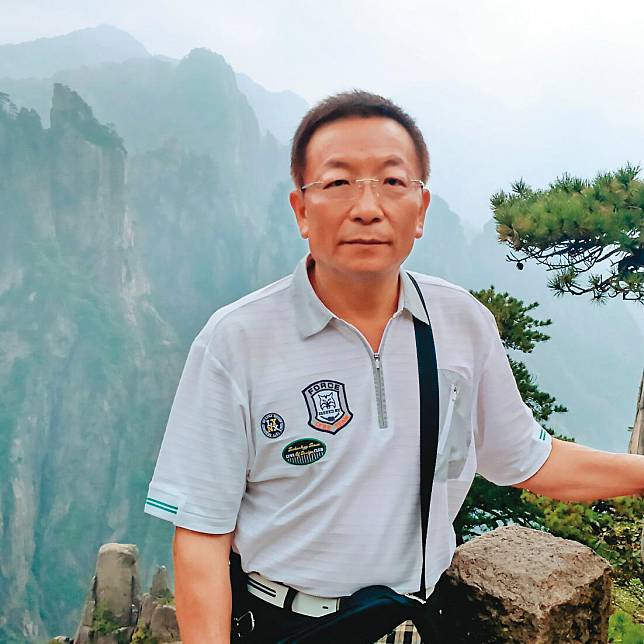 涉貪遭逮的吳健榮60歲辦退休，8個月後回任市府當機要，卻爆出收賄案。（翻攝吳健榮臉書）