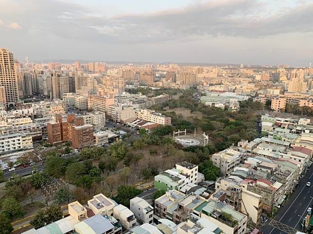 ▲自由三路因擁有公園、捷運和傳統市場，住宅指名度高。（圖／信義房屋提供）