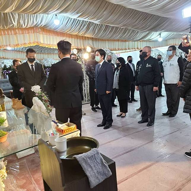 副總統賴清德今到嘉義市上香弔唁洪鴻彬。(蔡文旭提供)