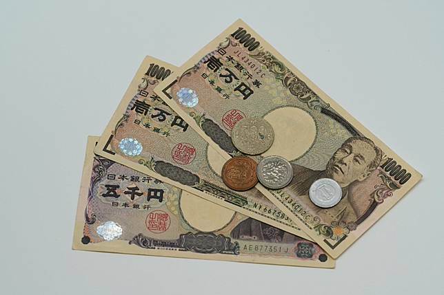受美國關稅政策衝擊，美元走弱，日圓今天因避險資金湧入強勢升值。（取自pexels）