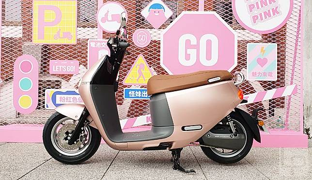 強攻年輕女性市場，「Gogoro 2 Delight 粉紅突襲」新色車款發表！