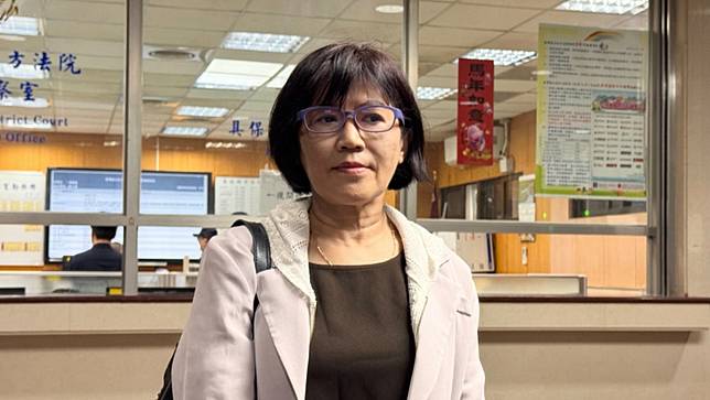 徐瑞希狀告民眾黨請求確認黨員資格存在，今日赴北院聆判，聽到勝訴結果露出微笑。謝亞庭攝