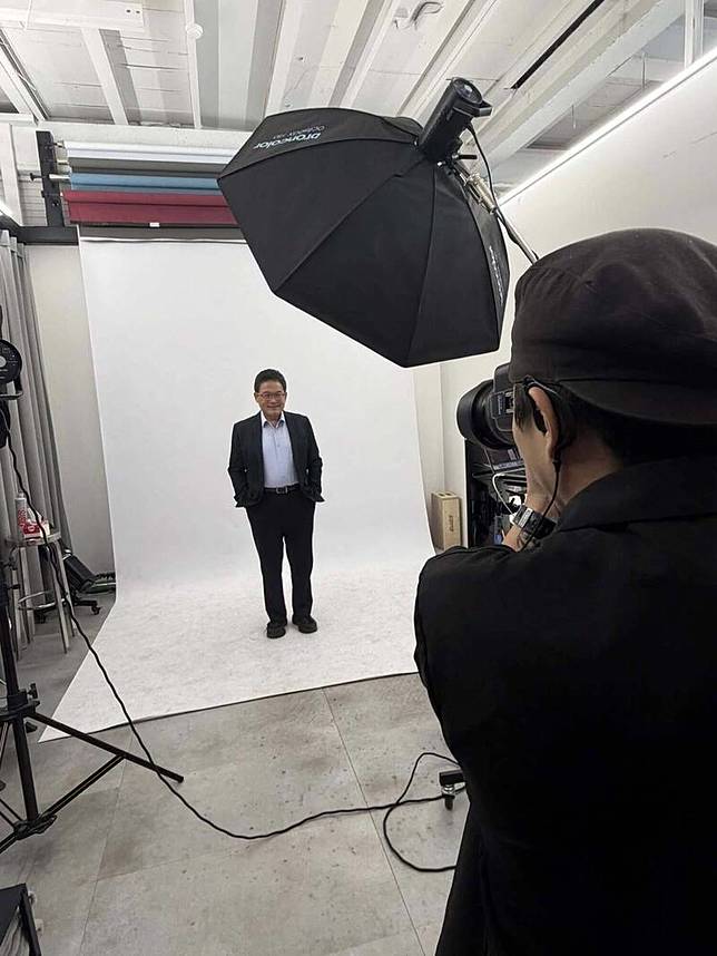 前彰化市長邱建富拍了全新的形象照，決定下星期宣布退出民進黨。(邱建富提供)