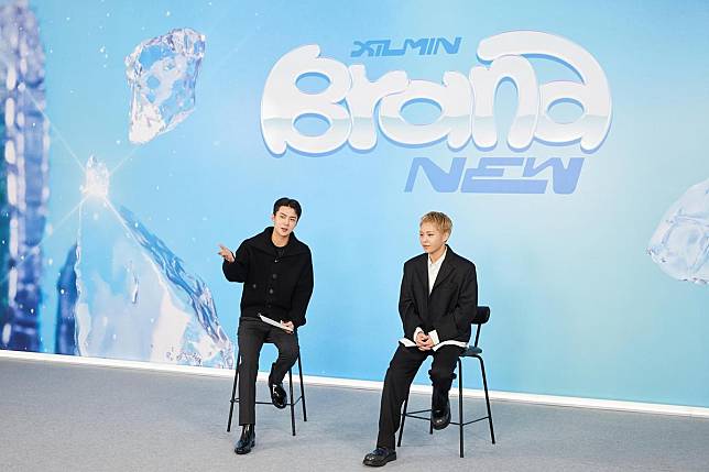 EXO成員SEHUN擔任XIUMIN新輯記者會主持，給予加油打氣。（avex Taiwan提供）