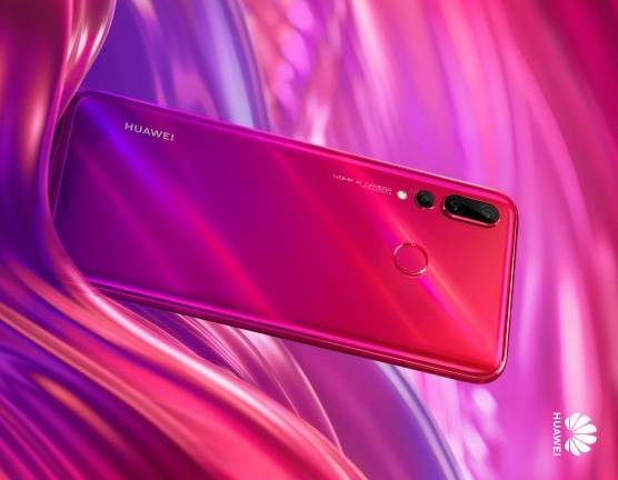 ยิ่งทำยิ่งสวย! เผยภาพ Huawei Nova 4 สีแดง-ม่วงแบบไล่เฉดสี