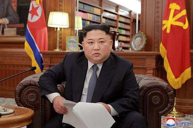 北韓領導人金正恩才剛宣布已戰勝新冠疫情，但近日傳出境內出現發燒病例。（翻攝自韓國《中央日報》）
