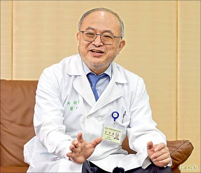 台大醫學院院長吳明賢仍在台大醫院接受治療中。(資料照)