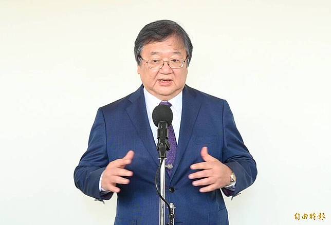 衛福部長邱泰源表示，9日下午舉行的中藥解釋令會議有邀請藥師公會全聯會、藥劑生公會全聯會加入討論。(記者田裕華攝)