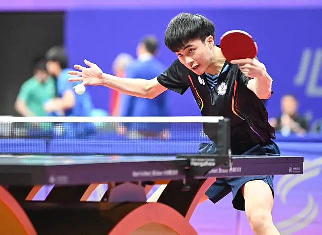 林昀儒拿下重要的第二點，帶領中華隊在杭州亞運桌球男團八強戰取得勝利。（圖／特派記者葉政勳攝）