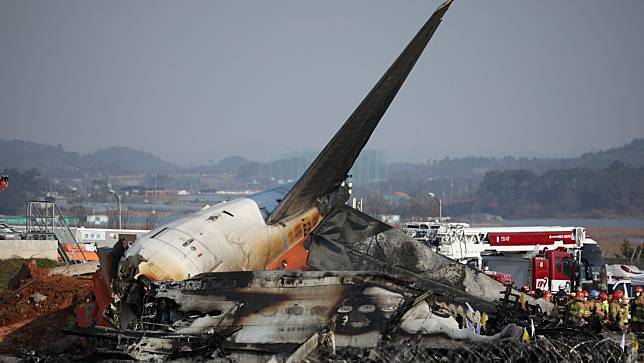 2024年12月29日，濟州航空班機在全羅南道務安機場失事。路透社