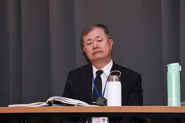 ▲勞動部次長許傳盛談到，訪視過程中有同仁反映未能即時接住資訊分析師，眼紅泛淚。（圖／記者吳翊緁攝影）