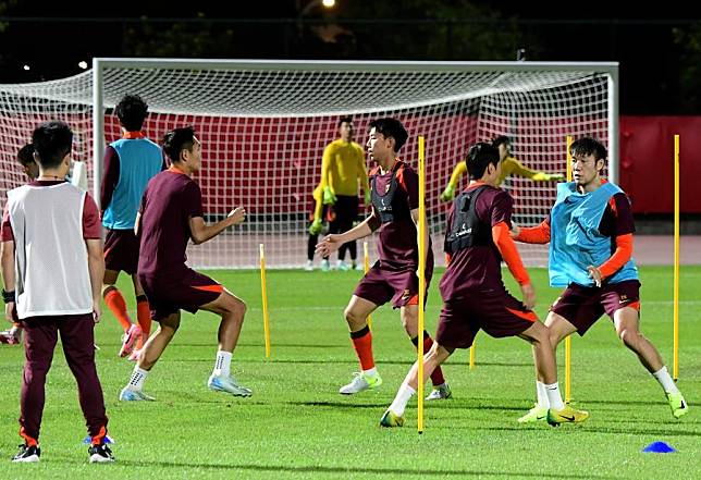 The Chinese national team players attend a training session for the upcoming match of the 2026 FIFA World Cup Asian Qualifiers between China and Japan in Xiamen, east China's Fujian Province, Nov. 17, 2024. (Xinhua/Wei Peiquan)