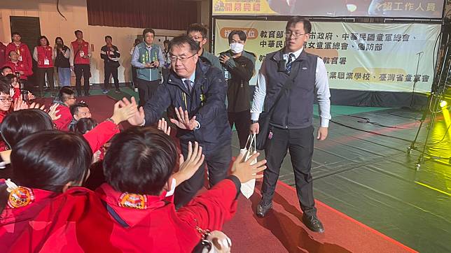 全國中等學校童軍大露營在台南，市長黃偉哲到場鼓舞童軍伙伴。（圖：國教署提供）