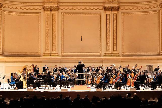 Conductor Cai Jindong leads the orchestra at the opening concert of the 7th China Now Music Festival at Carnegie Hall in New York, the United States, Oct. 12, 2024. (Photo by Zack Zhang/Xinhua)