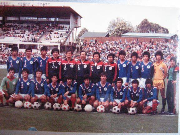 1984奧運會外賽中華隊的王牌門將林進旺（後排右二）