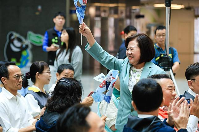 有小花媽之稱的許銘春近日因勞動部輕生案而焦頭爛額，在蔡英文執政時代當紅的菊系還能繼續風光？（圖片來源／臉書許銘春＠Hsu,Ming-Chun）