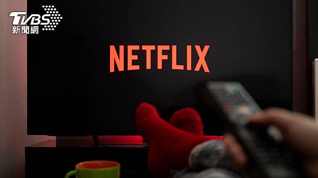 不少民眾會以共享帳號方式，在影音串流平台Netflix上觀看影片。（示意圖／shutterstock）