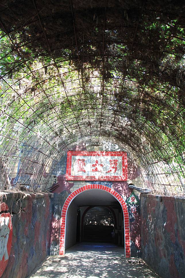 烈嶼勇士堡為地雷展示館，吸引大批老兵造訪。(記者林彩瑜攝)