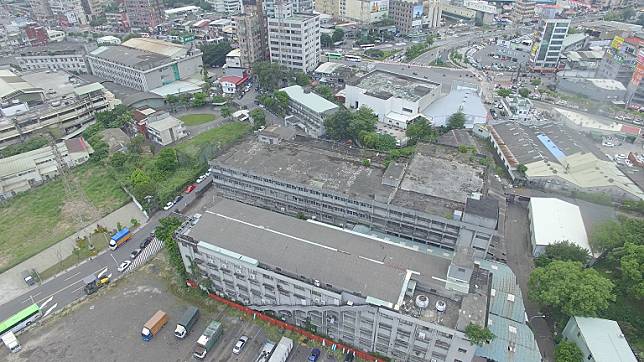 土城捷運永寧站3號出口南側的工業區，將轉型為特定專用區。   圖：新北市城鄉局提供