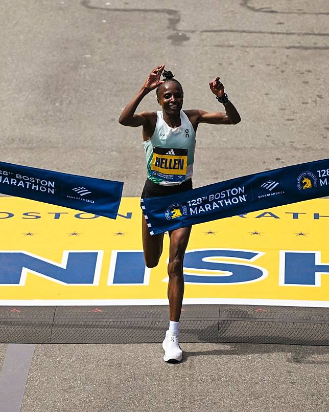 Hellen Obiri 於 2024 波士頓馬拉松連霸冠軍！圖｜翻攝自 On