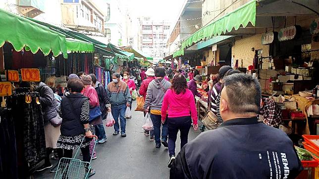 環境部擬擴大塑膠袋限用場域 納傳統市場攤販早餐店