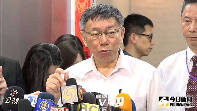 台北市長柯文哲針對郭台銘不投入總統選戰發表六分鐘聲明。