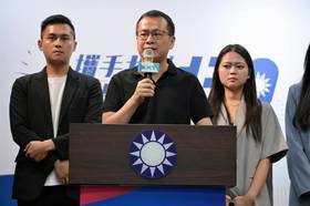 國民黨團今天表示，《就業服務法》第46條修正案實施以來，全國已有近8000人成功申請移工看護，痛批勞動部政策評估失準，要求部長洪申翰為錯誤言論道歉並下台負責。（資料照／記者張哲偉攝）