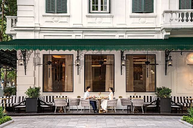 La Terrasse within the iconic Sofitel Legend Metropole hotel in Hanoi (Photo: Instagram / @sofitellegendmetropolehanoi)