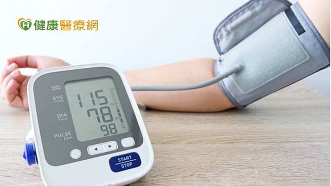 台灣高血壓學會建議，應遵循722（請量量）原則：連續量血壓「7」天；每天量「2」回，包括起床後一小時內且吃飯吃藥前，以及入睡前一小時內；每回至少量「2」次，中間間隔1-2分鐘，再取平均值。
