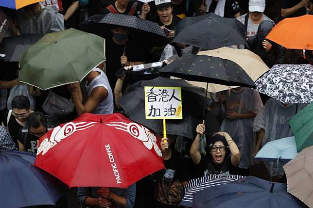 2019年8月18日，香港民陣發起「煞停警黑亂港　落實五大訴求」大規模集會（AP）